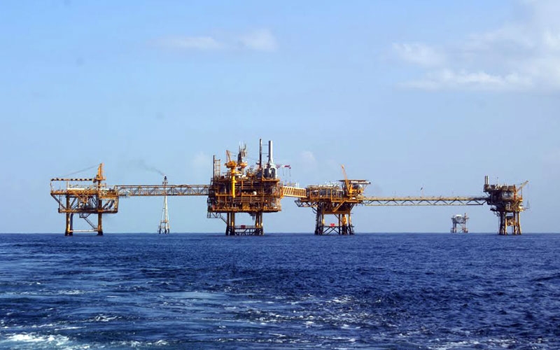 Нефтени платформи в Персийския залив